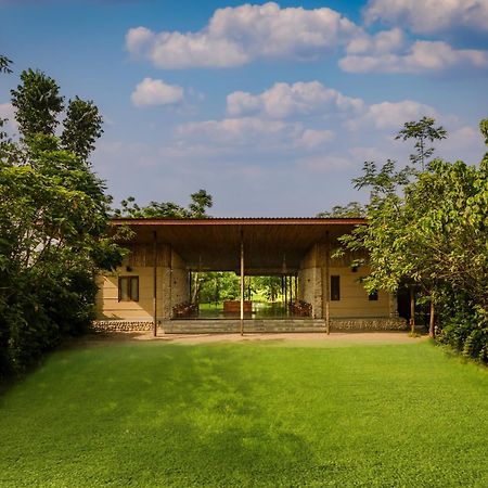 Sanctuary - Chitwan National Park , Nepal Hotel Exterior photo