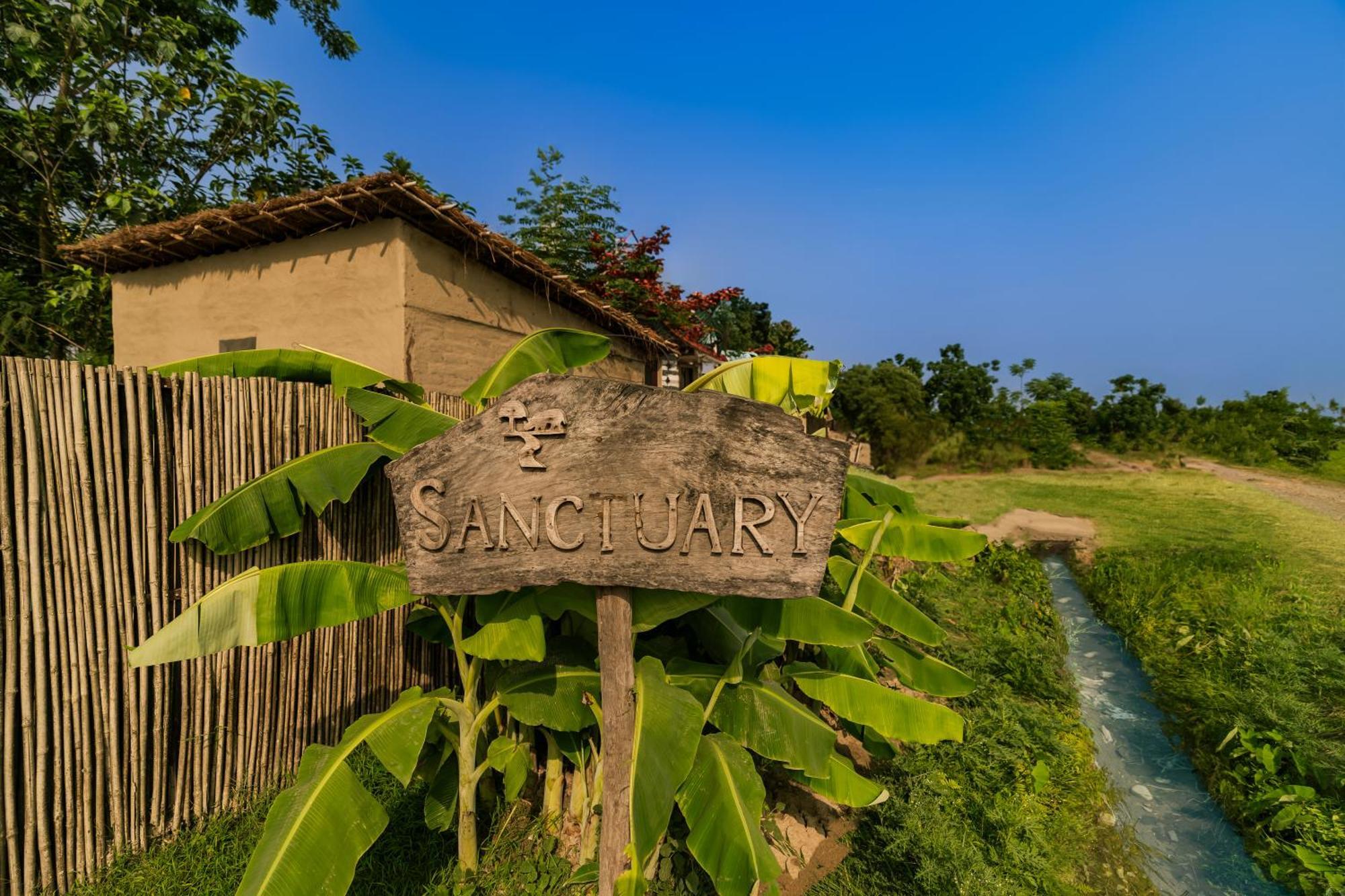 Sanctuary - Chitwan National Park , Nepal Hotel Exterior photo