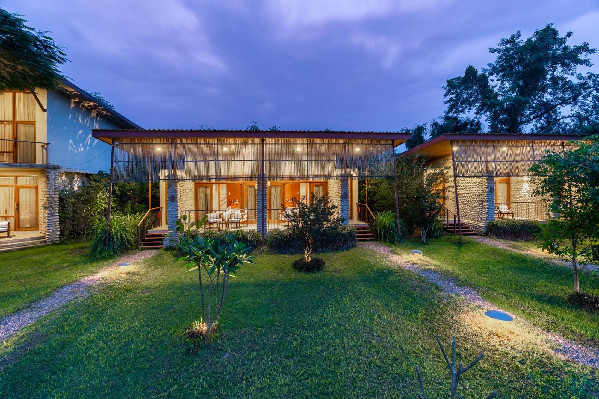 Sanctuary - Chitwan National Park , Nepal Hotel Exterior photo